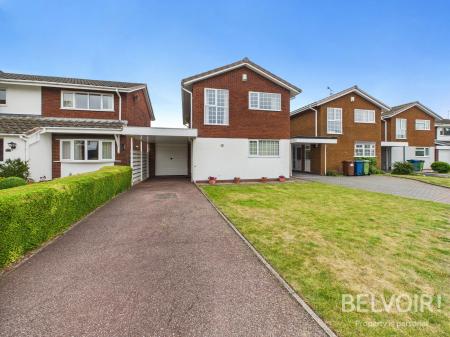 4 bedroom Detached house for sale in Chestnut Close, Stafford, ST18