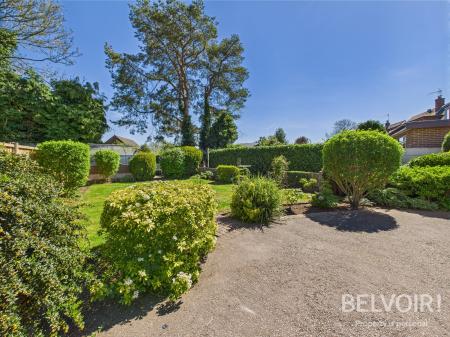 2 bedroom Bungalow for sale in Highlows Lane, Yarnfield, Stone, ST15