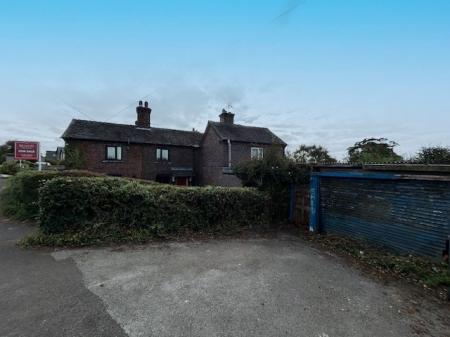 4 bedroom Cottage for sale in Highway Lane, Keele, Newcastle Under Lyme, ST5