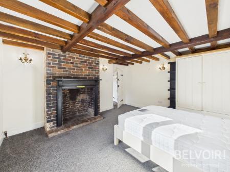 4 bedroom Cottage for sale in Highway Lane, Keele, Newcastle Under Lyme, ST5