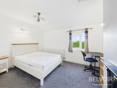 4 bedroom Cottage for sale in Highway Lane, Keele, Newcastle Under Lyme, ST5