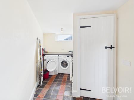 4 bedroom Cottage for sale in Highway Lane, Keele, Newcastle Under Lyme, ST5