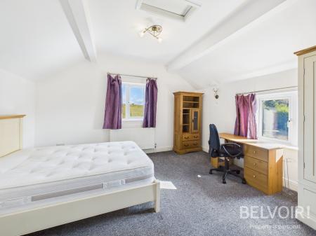 4 bedroom Cottage for sale in Highway Lane, Keele, Newcastle Under Lyme, ST5