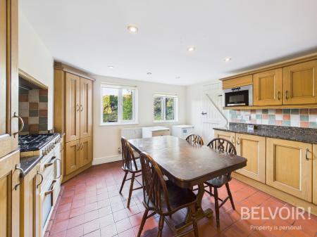 4 bedroom Cottage for sale in Highway Lane, Keele, Newcastle Under Lyme, ST5