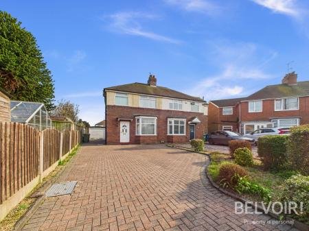 Longfield Avenue, Stone, ST15