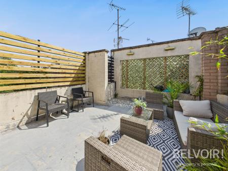 2 bedroom Maisonette for sale in Pike Close, Stafford, ST16