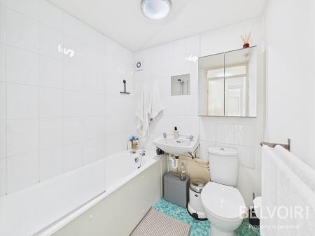 2 bedroom Maisonette for sale in Pike Close, Stafford, ST16