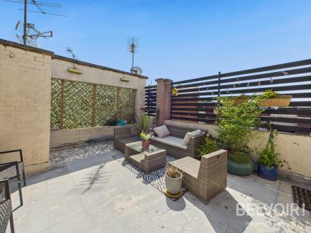 2 bedroom Maisonette for sale in Pike Close, Stafford, ST16