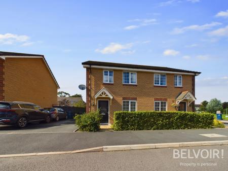 Sweepers Avenue, Stone, ST15