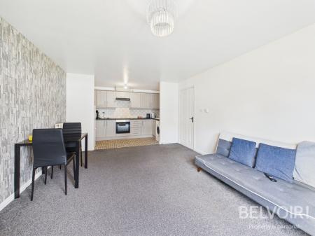 2 bedroom Flat for sale in West Avenue, Hartshill, Stoke On Trent, ST4