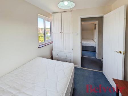 5 bedroom Semi-detached house to let in Park Road, Silverdale, ST5