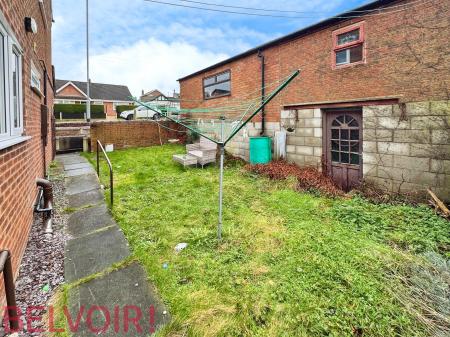 5 bedroom Semi-detached house to let in Park Road, Silverdale, ST5