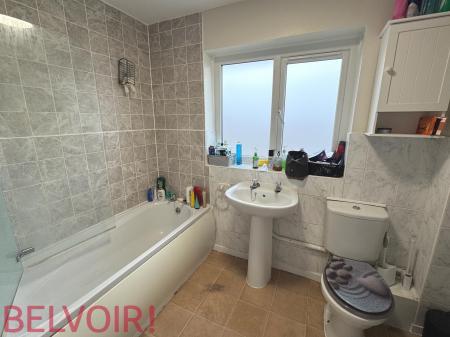 5 bedroom Semi-detached house to let in Park Road, Silverdale, ST5