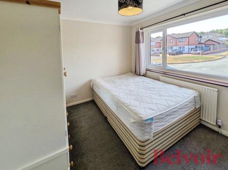 5 bedroom Semi-detached house to let in Park Road, Silverdale, ST5