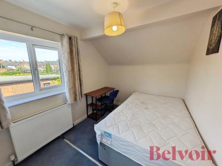 5 bedroom Semi-detached house to let in Park Road, Silverdale, ST5