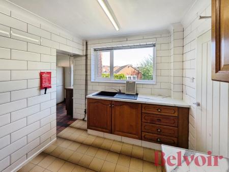 5 bedroom Semi-detached house to let in Park Road, Silverdale, ST5