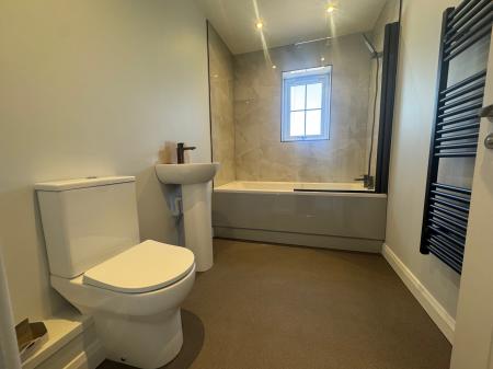 2 bedroom Apartment to let in Apedale Road, Chesterton, ST5