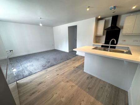 2 bedroom Apartment to let in Apedale Road, Chesterton, ST5