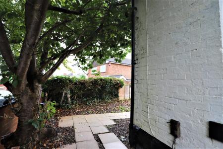 2 bedroom Flat to let in Albert Place, Stoke-on-Trent, ST3