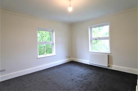 2 bedroom Flat to let in Albert Place, Stoke-on-Trent, ST3