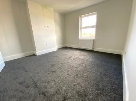 2 bedroom Flat to let in Albert Place, Stoke-on-Trent, ST3