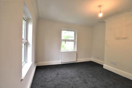 2 bedroom Flat to let in Albert Place, Stoke-on-Trent, ST3