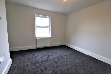2 bedroom Flat to let in Albert Place, Stoke-on-Trent, ST3