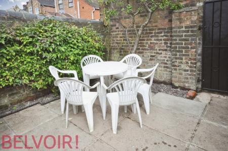 4 bedroom Terraced House to let in London Road, Newcastle-under-Lyme, ST5