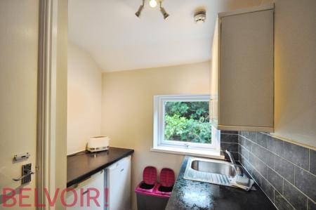 4 bedroom Terraced House to let in London Road, Newcastle-under-Lyme, ST5