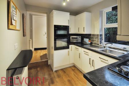 1 bedroom House share to let in Room 5 London Road, Newcastle-under-Lyme, ST5