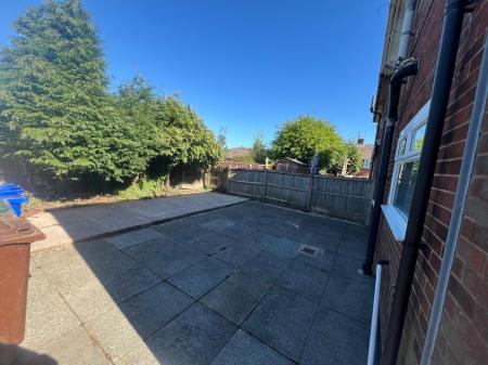 3 bedroom Semi-detached house to let in Baddeley Hall Road, Stoke-on-Trent, ST2