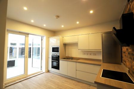 3 bedroom Semi-detached house to let in Hartshill Road, Hartshill, Stoke-on-Trent, ST4