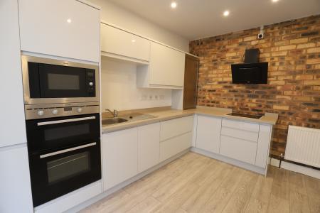 3 bedroom Semi-detached house to let in Hartshill Road, Hartshill, Stoke-on-Trent, ST4