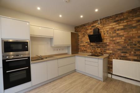 3 bedroom Semi-detached house to let in Hartshill Road, Hartshill, Stoke-on-Trent, ST4