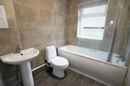 3 bedroom Semi-detached house to let in Hartshill Road, Hartshill, Stoke-on-Trent, ST4