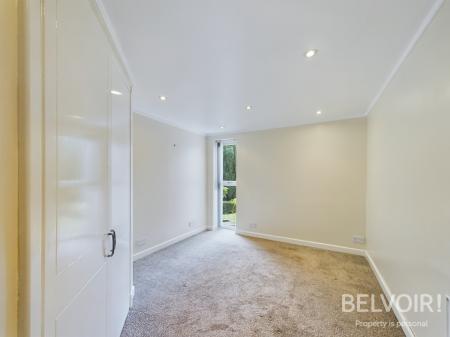 1 bedroom Flat to let in Portland Mews, Porthill, Newcastle-under-Lyme, ST5