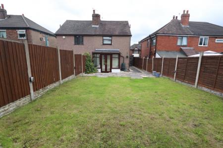 3 bedroom Semi-detached house to let in Gladstone Street, Stoke-on-Trent, ST4