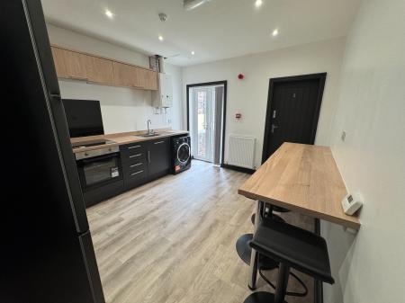 1 bedroom House share to let in Room 4 Bath Street, Stoke-on-Trent, ST4