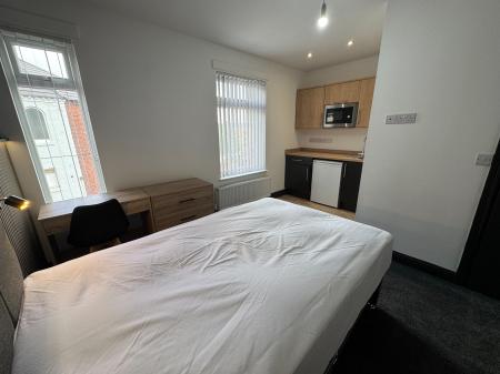 1 bedroom Flat to let in Room 4 Bath Street, Stoke-on-Trent, ST4