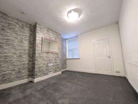 2 bedroom Terraced House to let in Cornwallis Street, Stoke-on-Trent, ST4