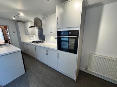 2 bedroom Detached house to let in High Street, Halmerend, ST7