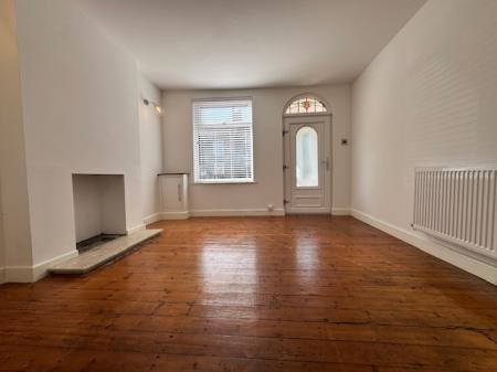 2 bedroom Detached house to let in High Street, Halmerend, ST7