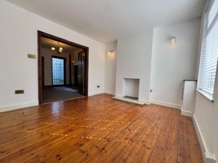 2 bedroom Detached house to let in High Street, Halmerend, ST7