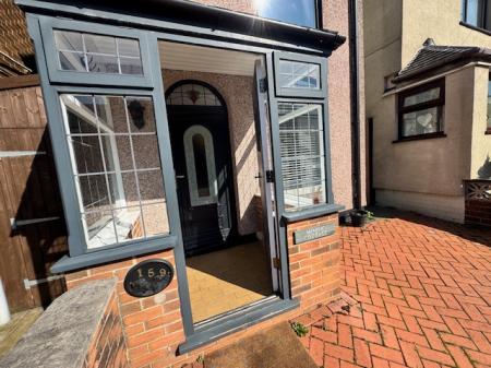 2 bedroom Detached house to let in High Street, Halmerend, ST7