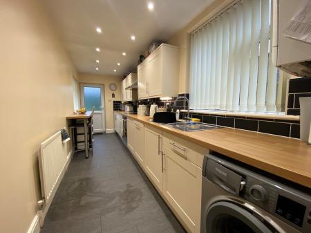 3 bedroom Semi-detached house to let in St Georges Avenue West, Wolstanton, ST5