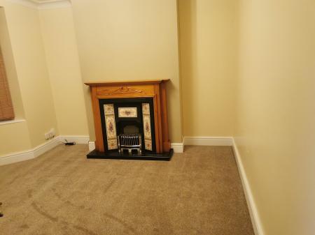 3 bedroom Semi-detached house to let in St Georges Avenue West, Wolstanton, ST5