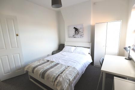 3 bedroom Terraced House to let in Duke Street, Newcastle-under-Lyme, ST5