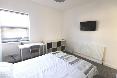 3 bedroom Terraced House to let in Duke Street, Newcastle-under-Lyme, ST5