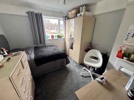 4 bedroom Semi-detached house to let in Drayton Street, Newcastle-under-Lyme, ST5