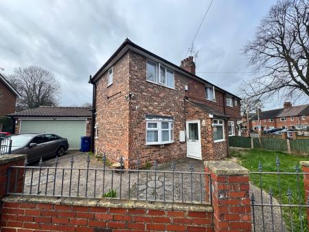 4 bedroom Semi-detached house to let in Drayton Street, Newcastle-under-Lyme, ST5